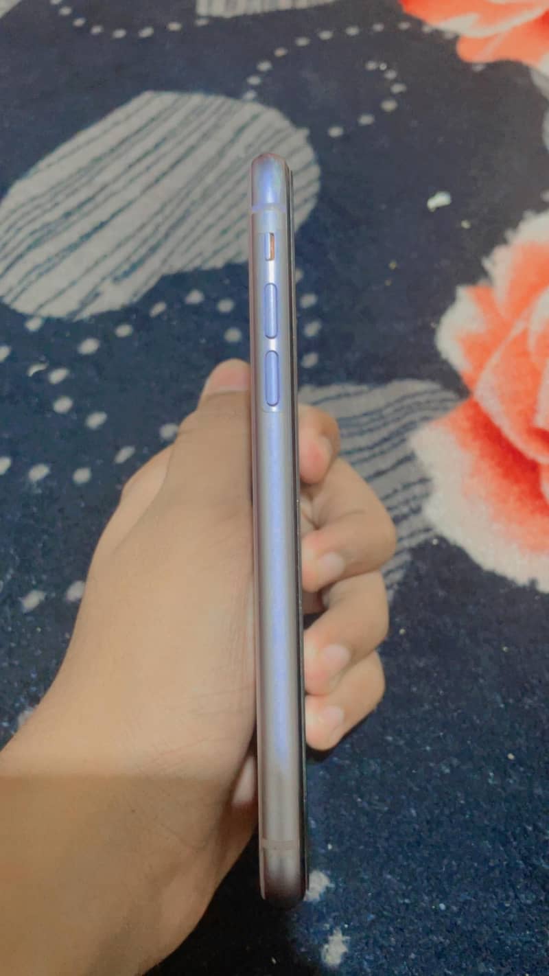 Apple iPhone 11 6