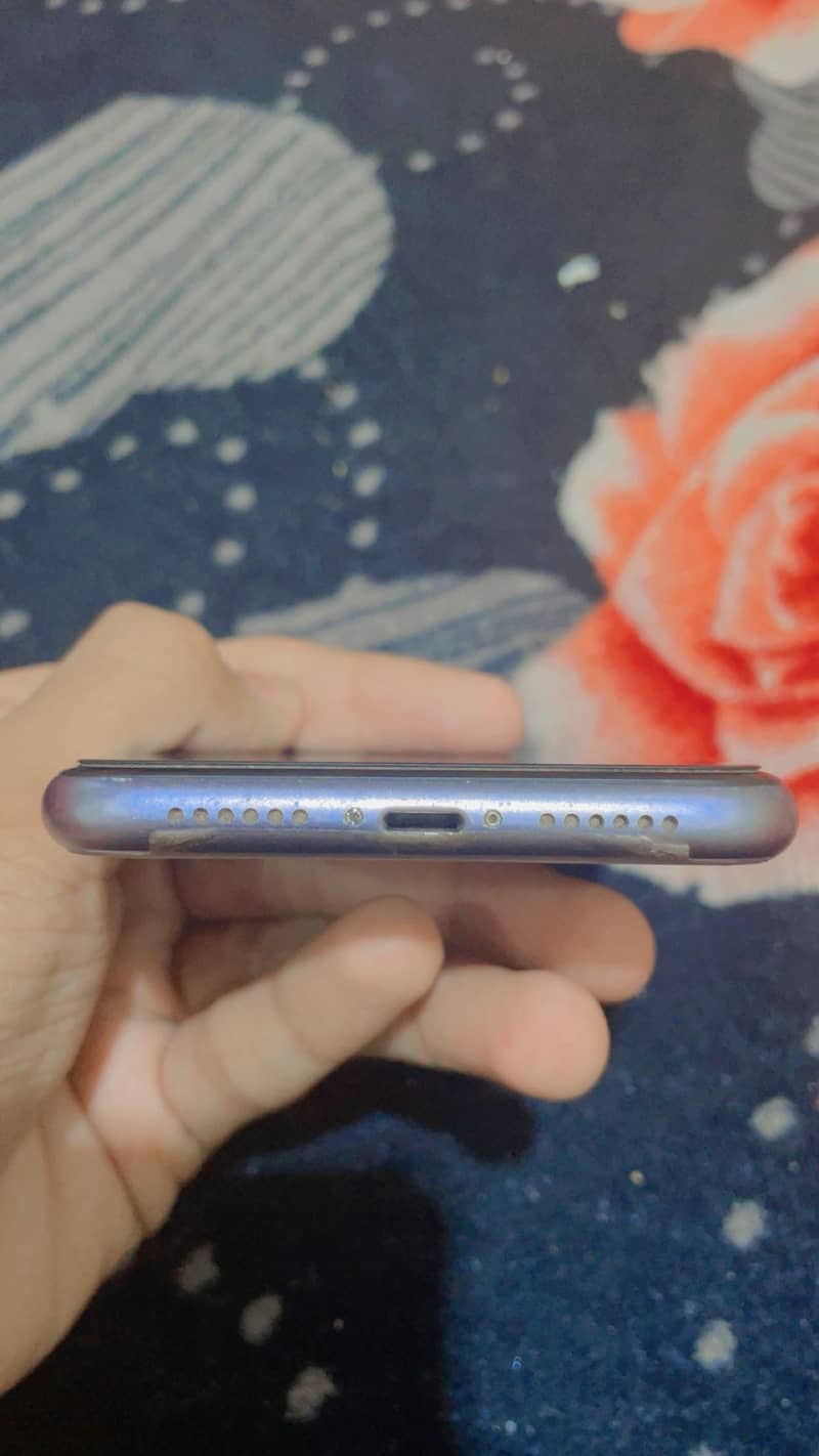 Apple iPhone 11 8