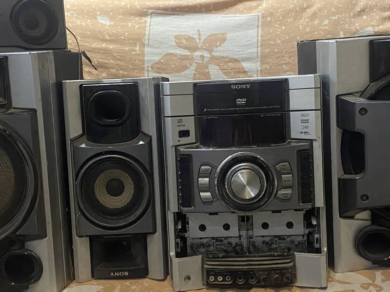 Speakers 0