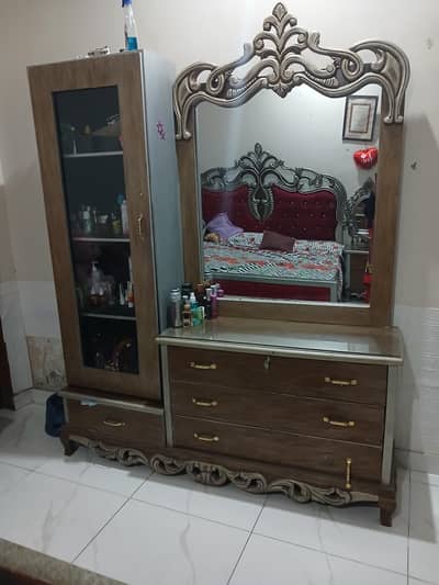 dressing table