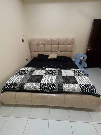 Bubble - Bed with  Vanity Mirror set