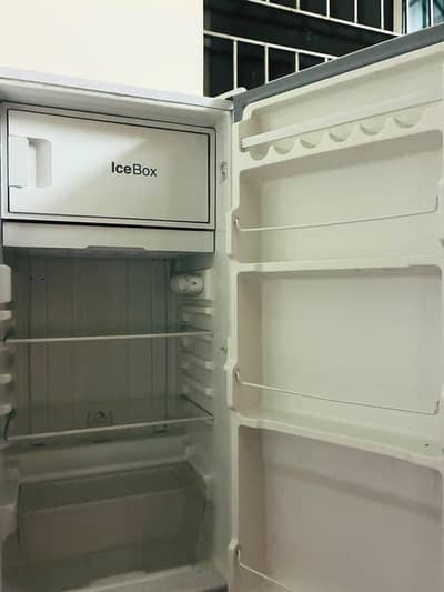 Dawlance Single Door Refrigerator – 9106SD