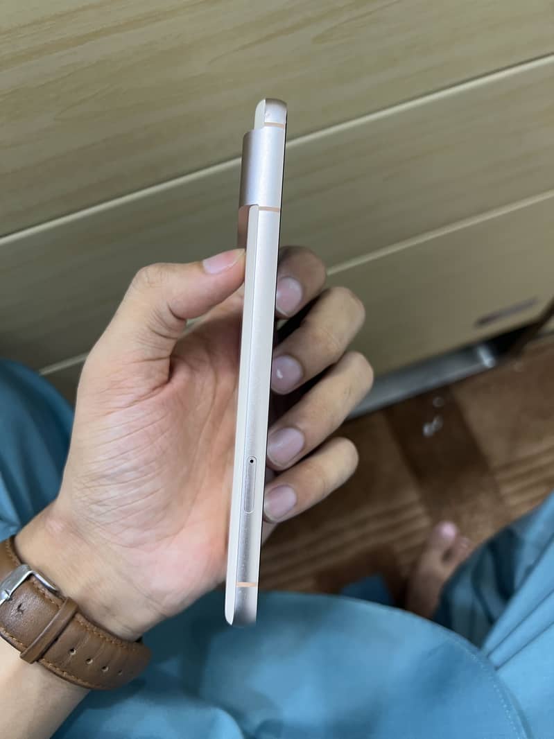 Google Pixel 8 2