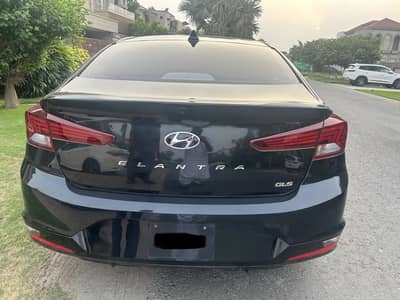 Hyundai Elantra 2024