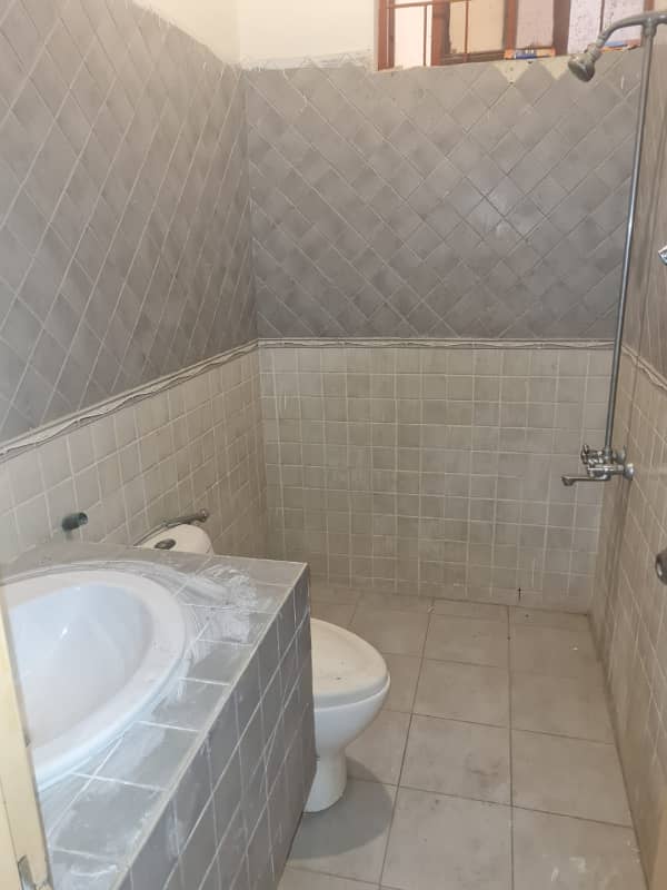 Upper portion for Rent 5