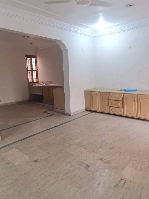 Upper portion for Rent 9