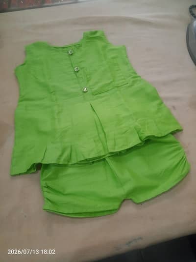 Parrot color, for 1 year baby girl.