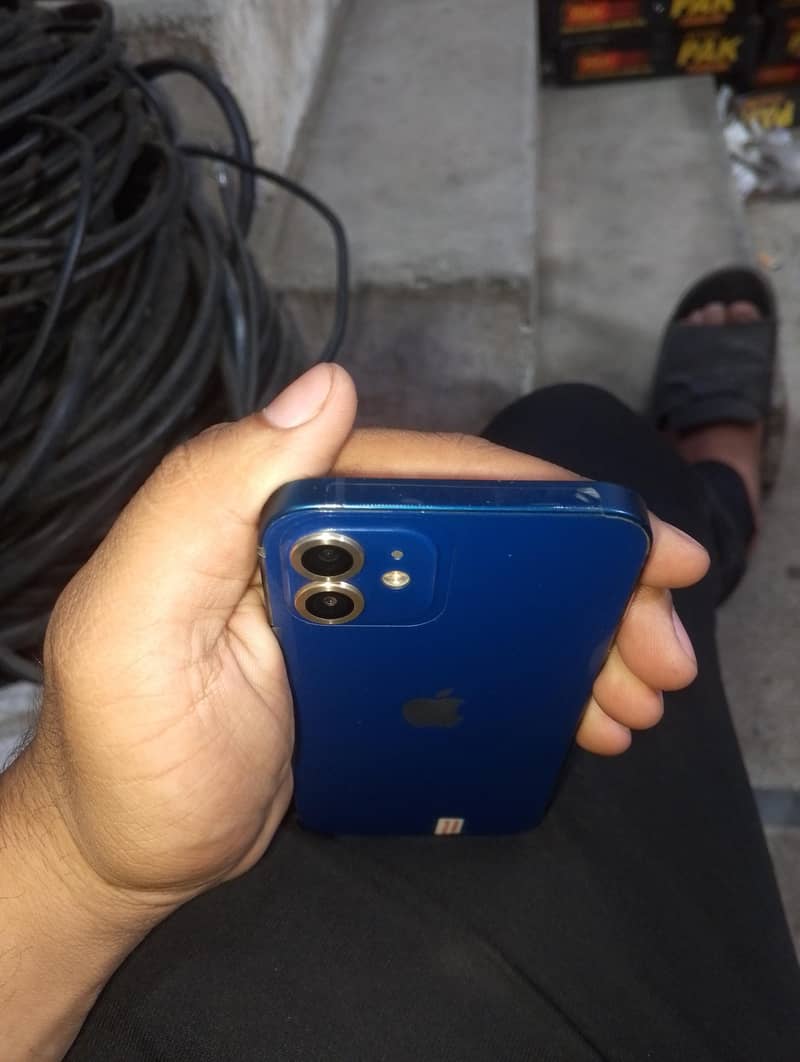 Apple iPhone 12 3