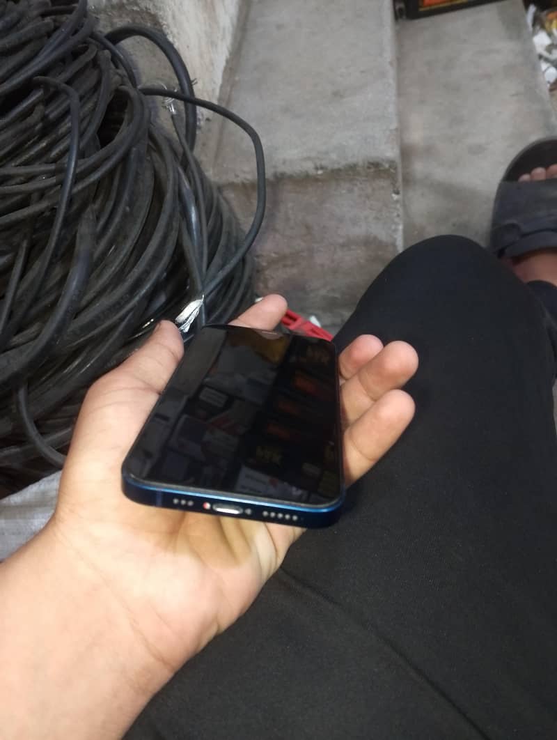 Apple iPhone 12 9