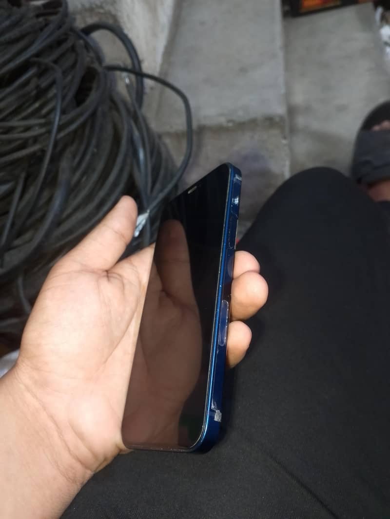 Apple iPhone 12 10