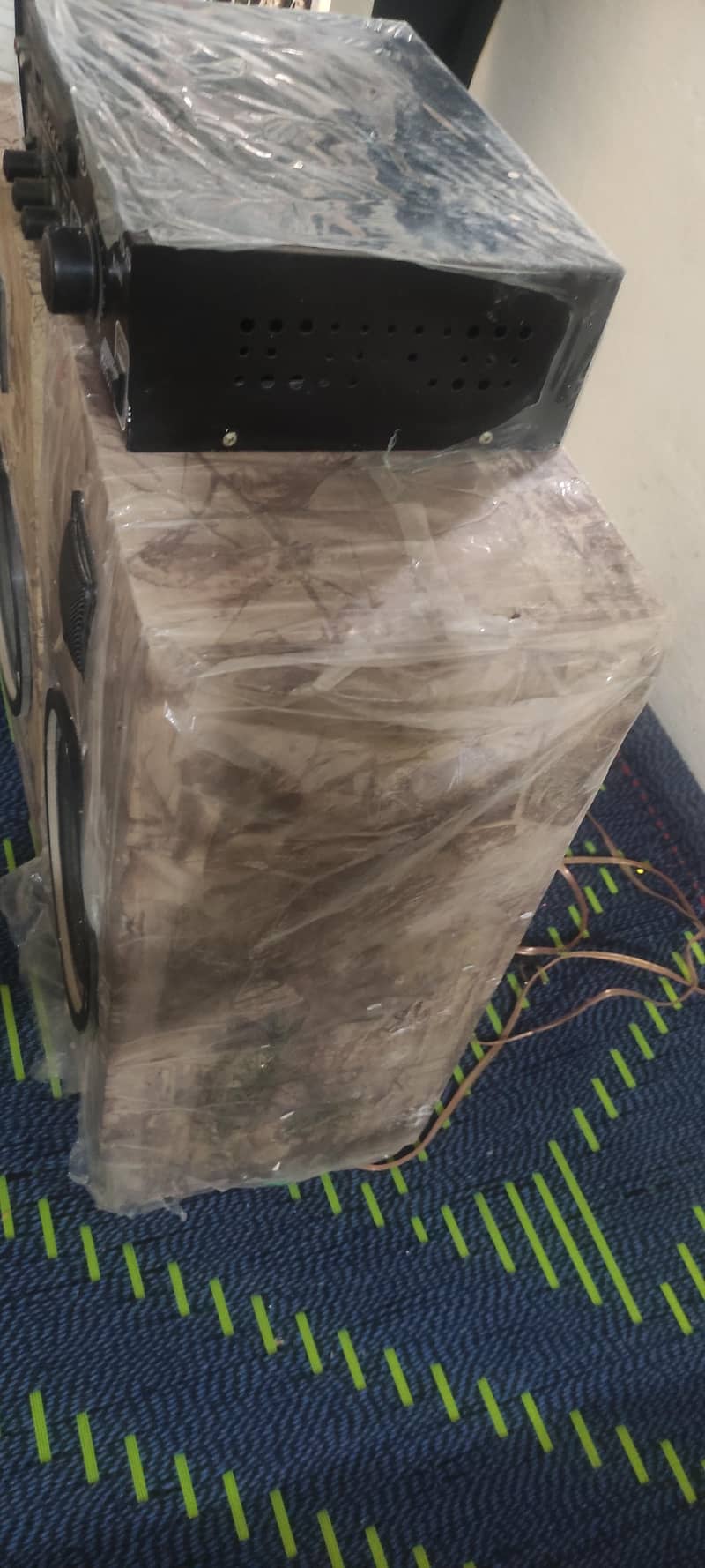 speakers 4