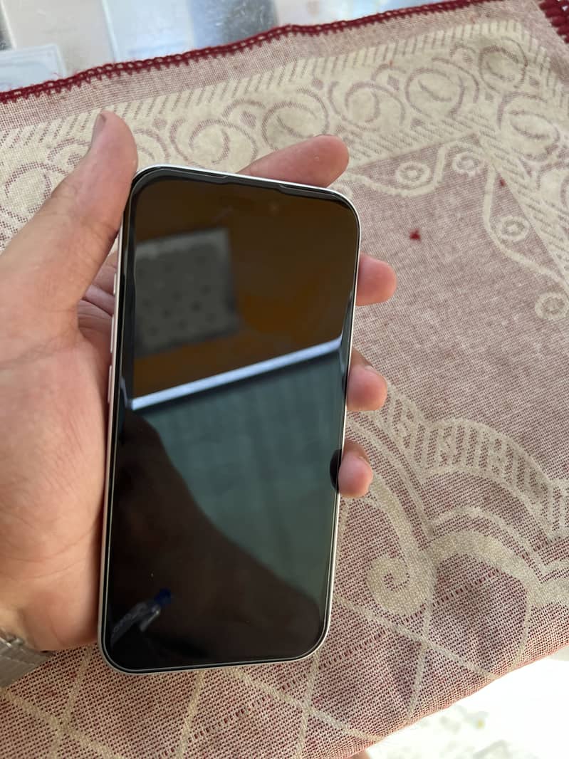Apple iPhone 16 2