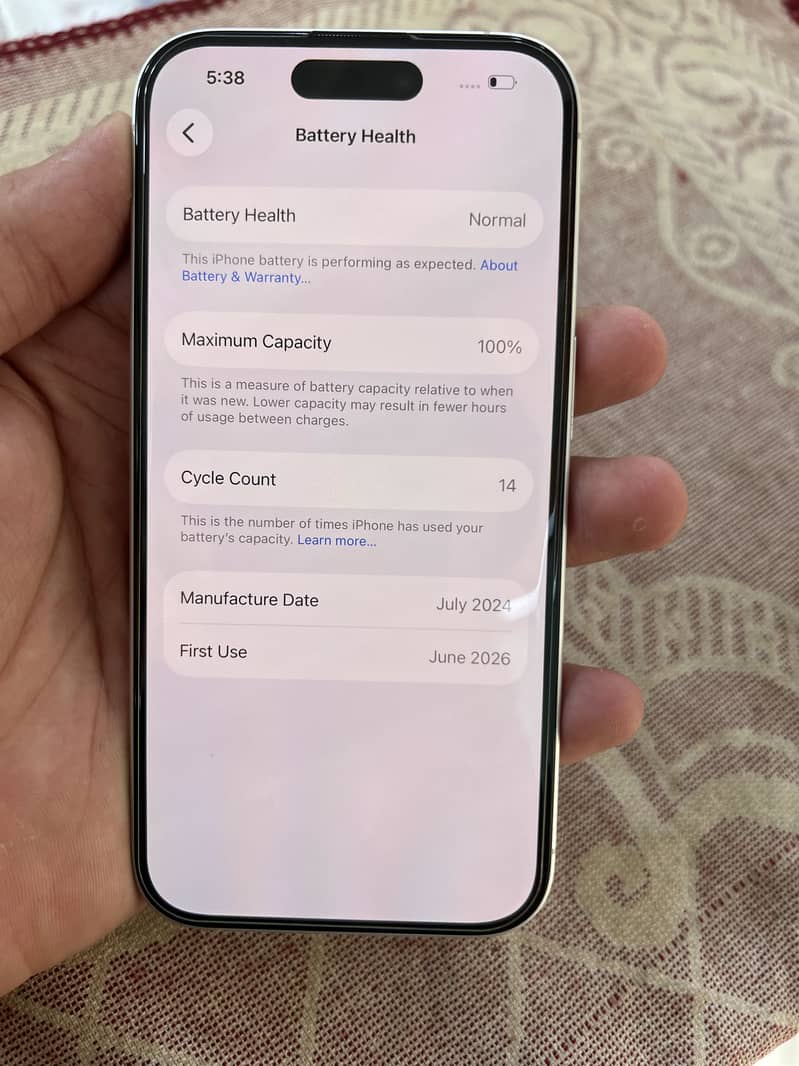 Apple iPhone 16 5
