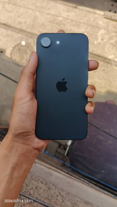 iPhone 16e jv