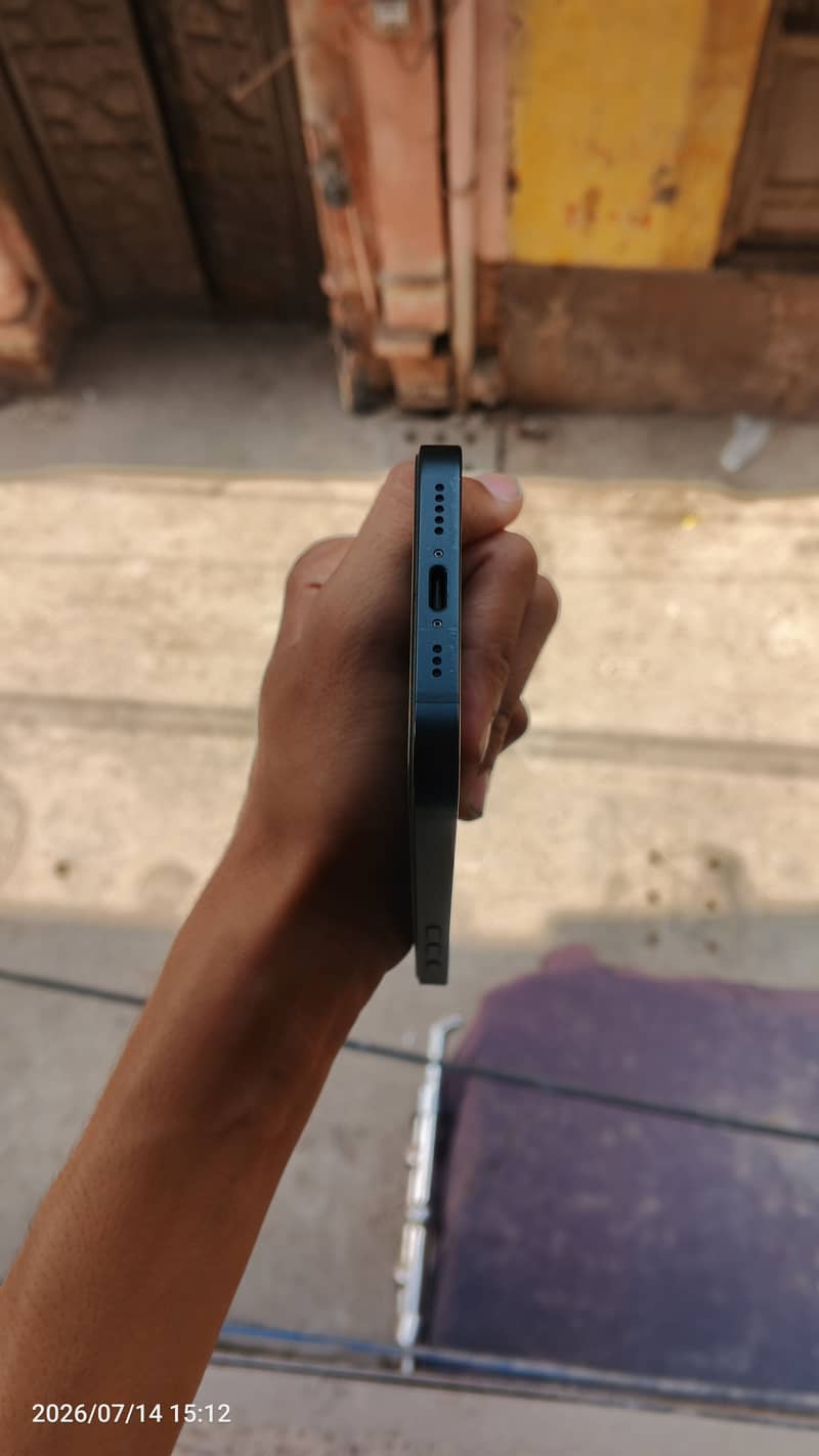 iPhone 16e jv 1