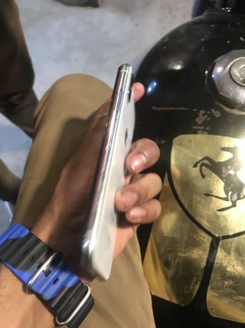 iPhone X 3