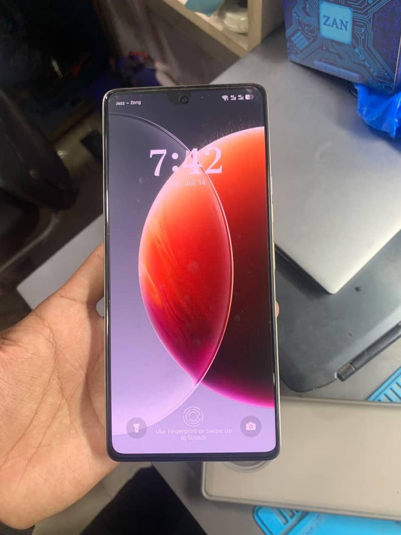 Tecno CAMON 30 1