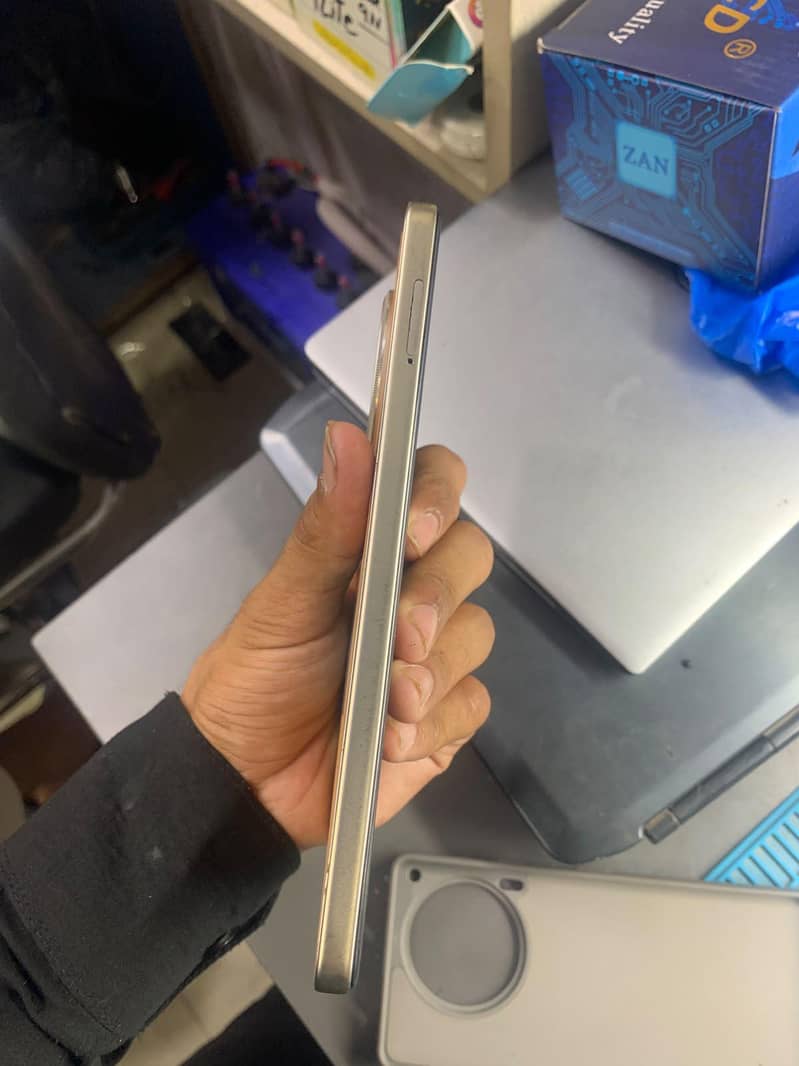 Tecno CAMON 30 5
