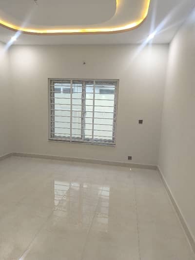 3 Bedrooms Ground Portion Available For Rent In G9