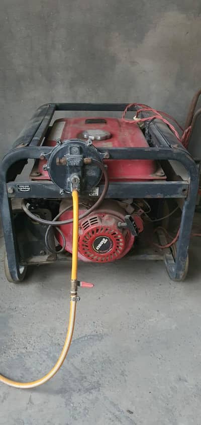 Generator 3500 watts house  used condition well 8/10  oil and gas