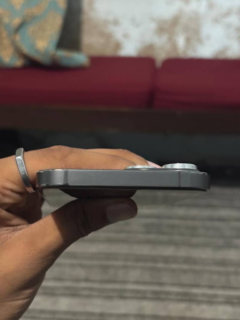 Apple iPhone 13 Pro Max 3