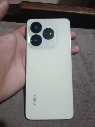 Zte nubia V60 Design