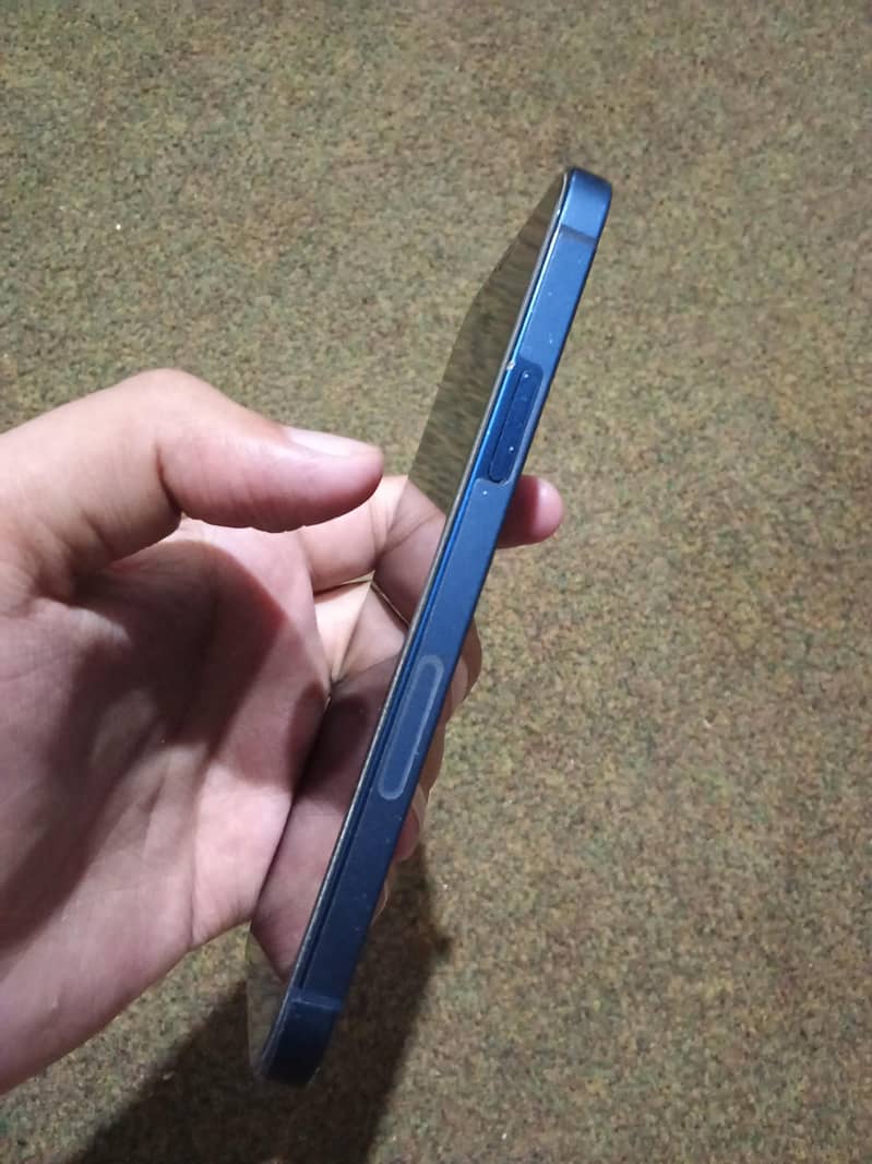 Apple iPhone 12 7