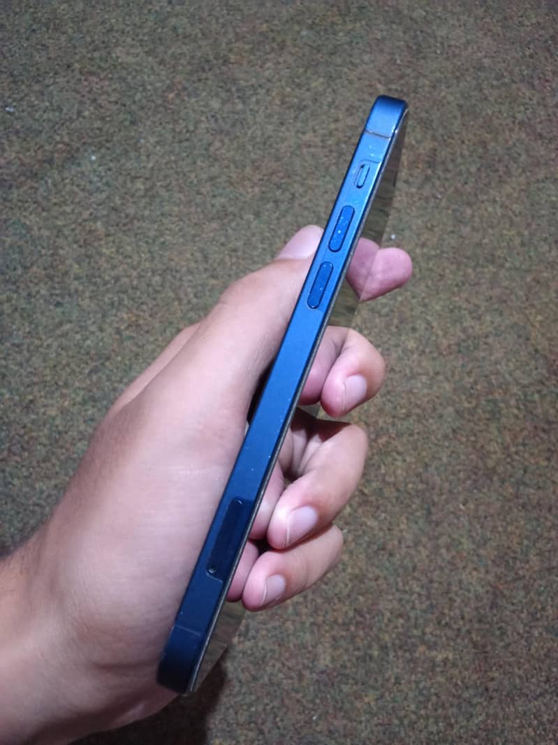 Apple iPhone 12 8
