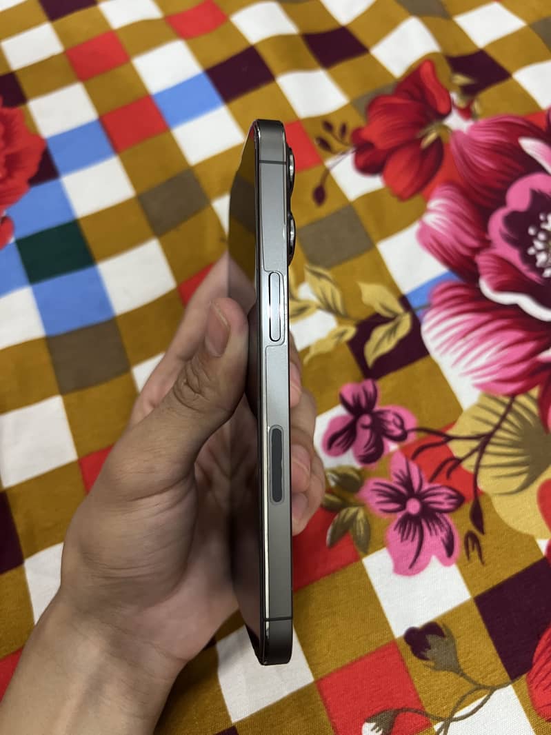 Apple iPhone 13 Pro 2