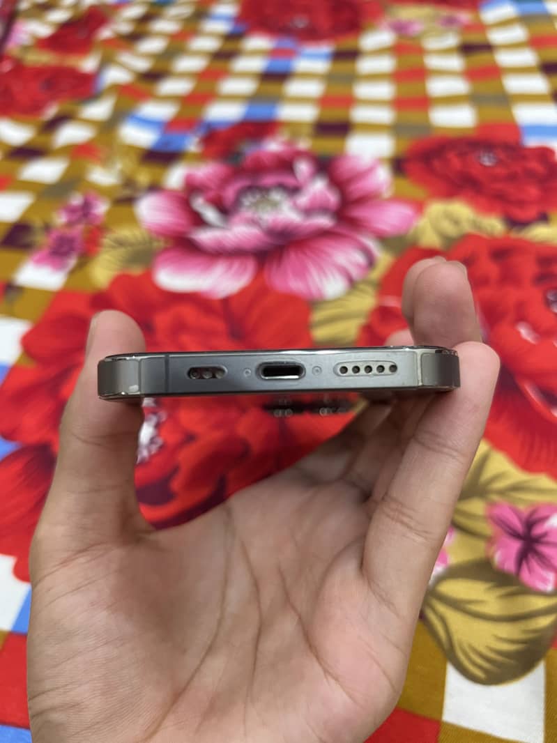 Apple iPhone 13 Pro 4