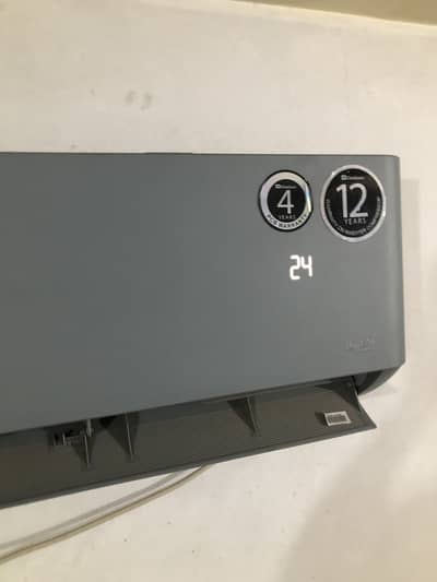 Dawlance mega t pro 1.5 ton with box 3 year use 10 / 10