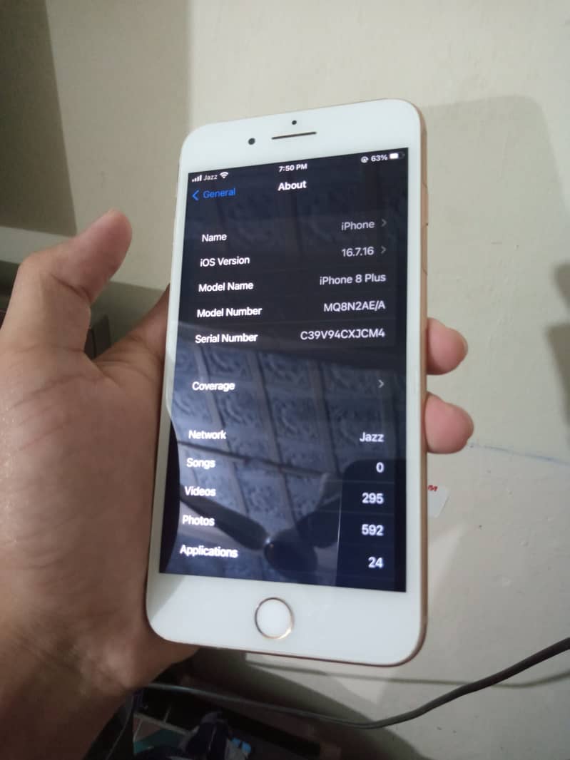 Apple iPhone 8 Plus 1