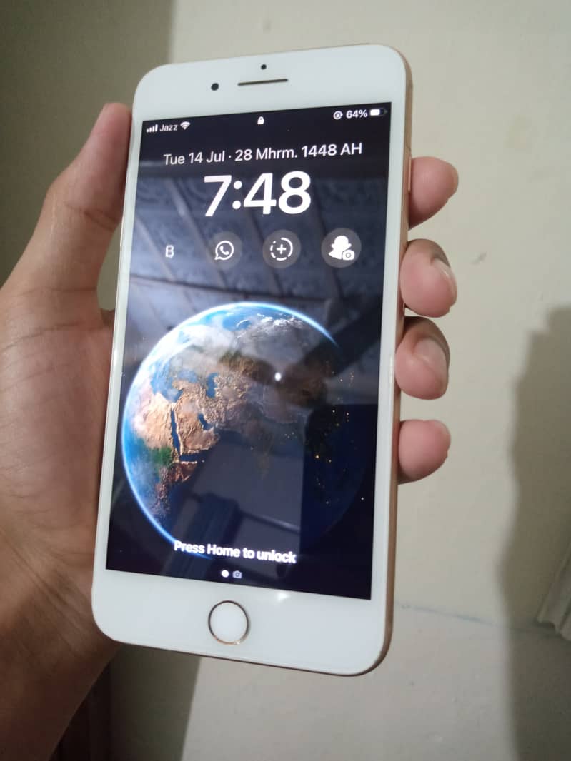 Apple iPhone 8 Plus 4