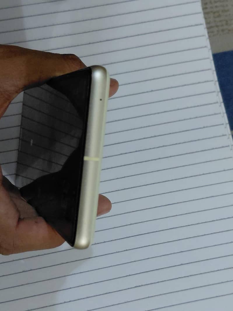 Google Pixel 7 4