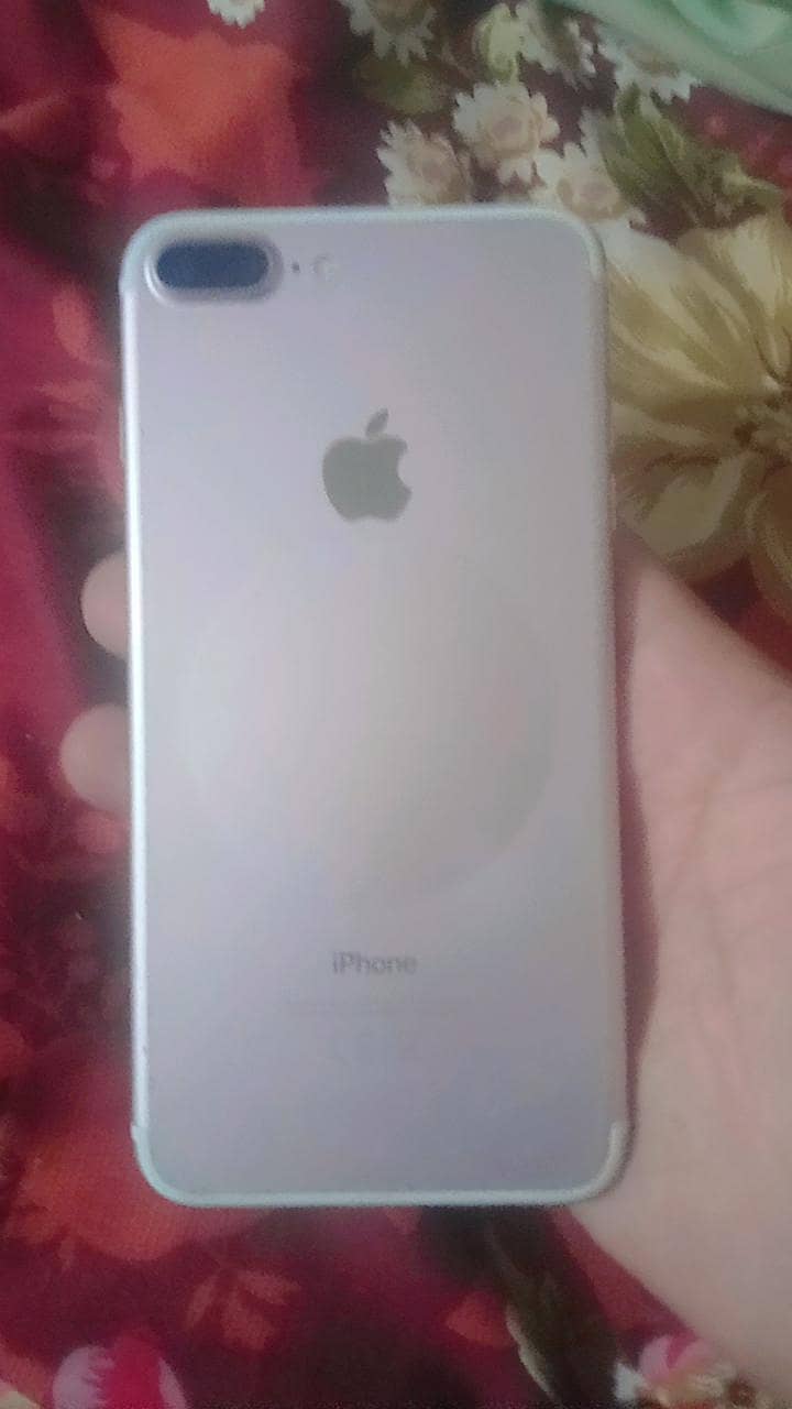 Apple iPhone 7 Plus 3