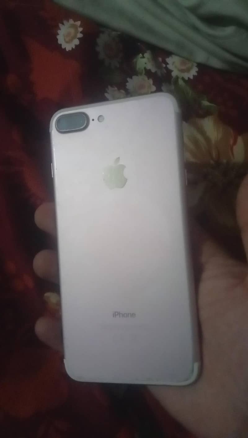 Apple iPhone 7 Plus 4
