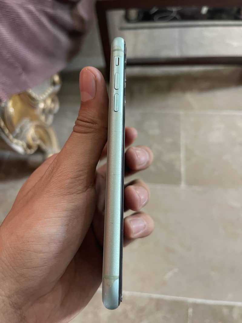 Apple iPhone 11 7