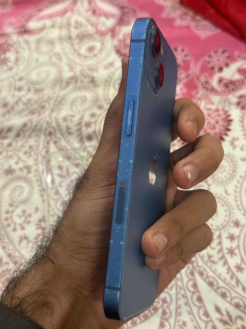 Apple iPhone 13 6