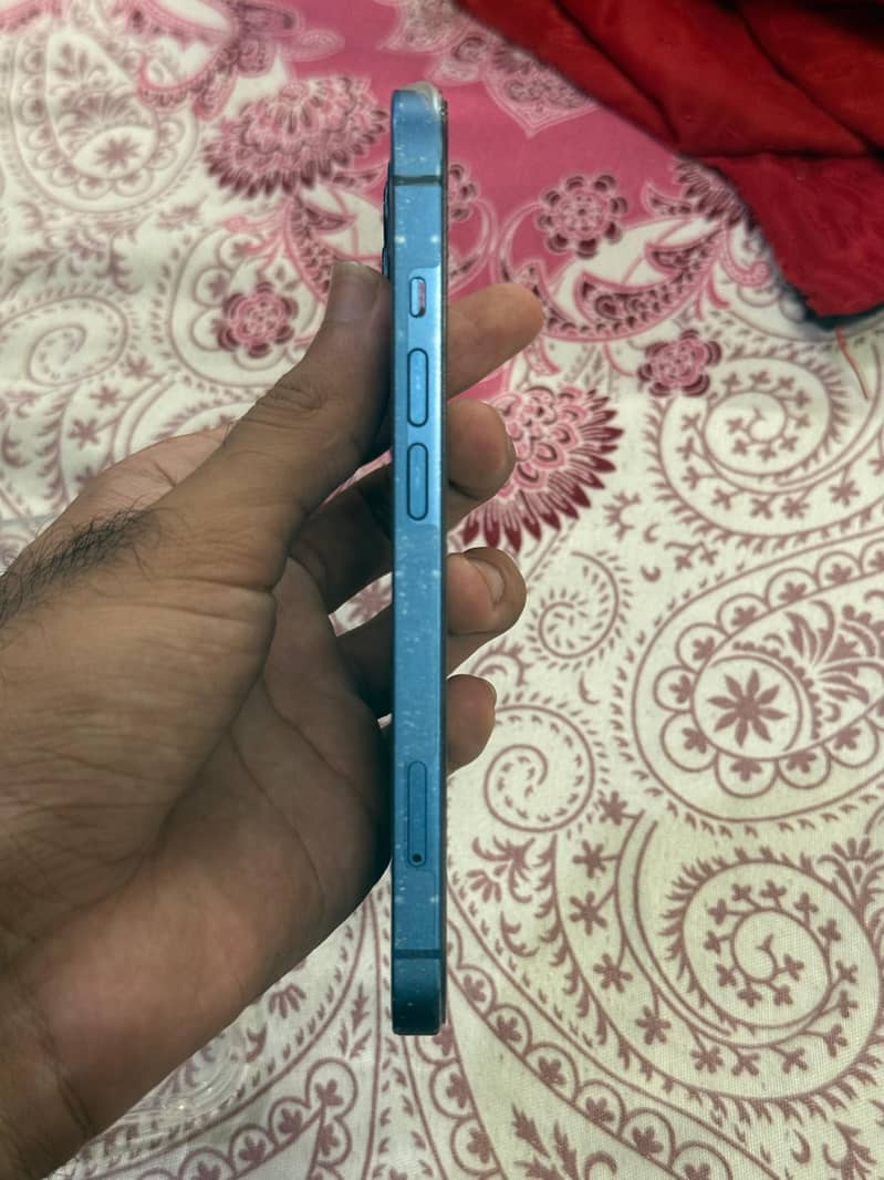 Apple iPhone 13 7