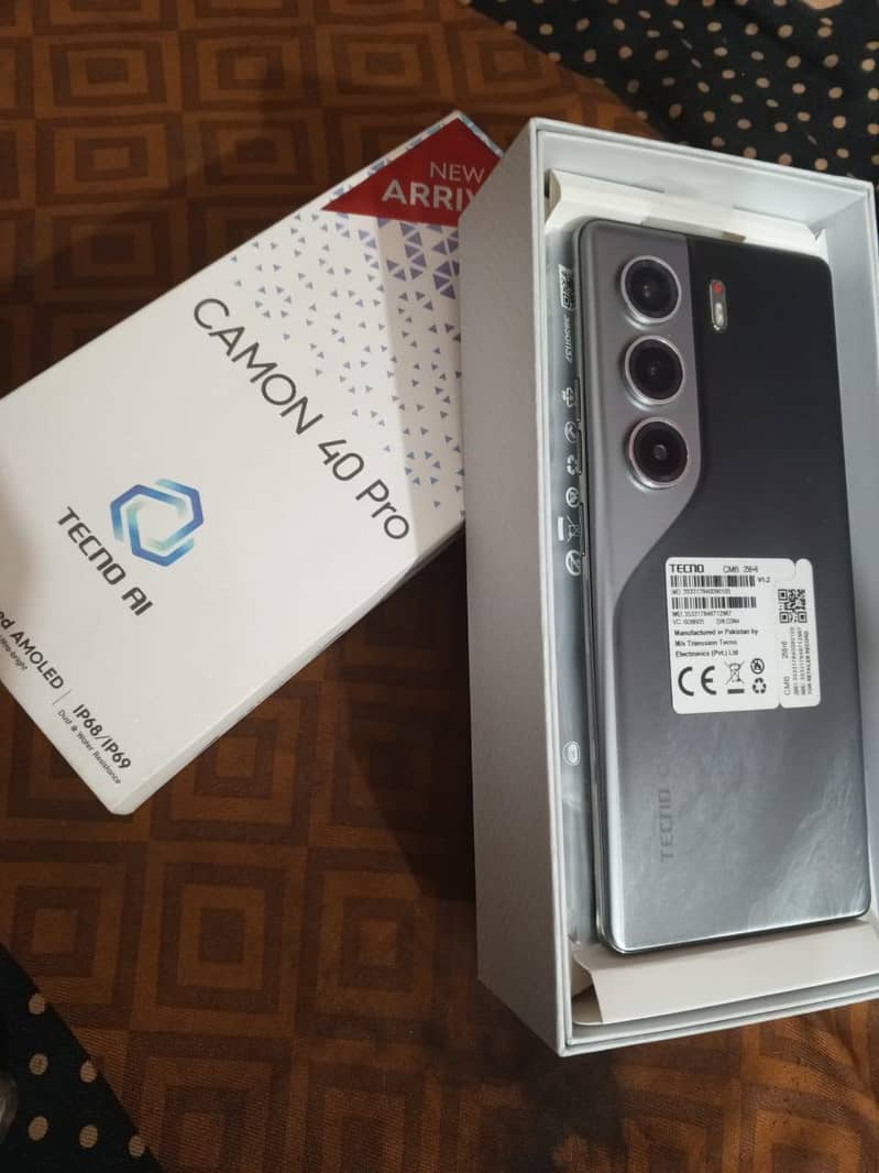 Tecno CAMON 40 Pro 1