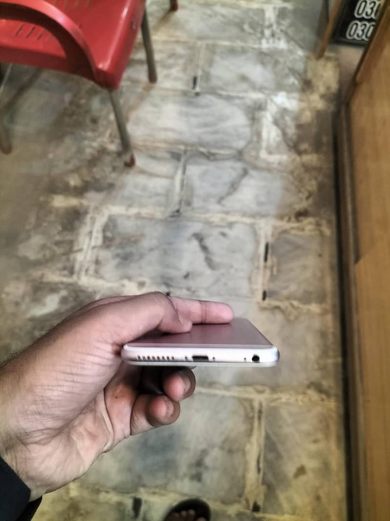 Apple iPhone 6S Plus 3