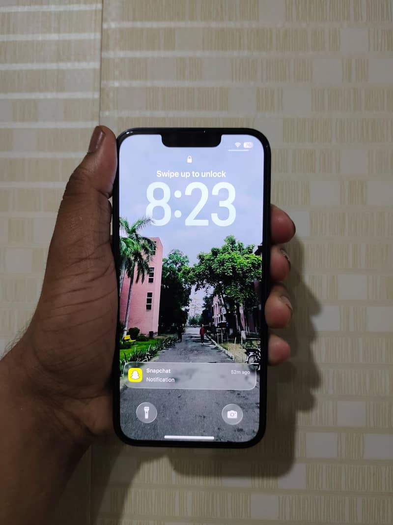 Apple iPhone 13 0