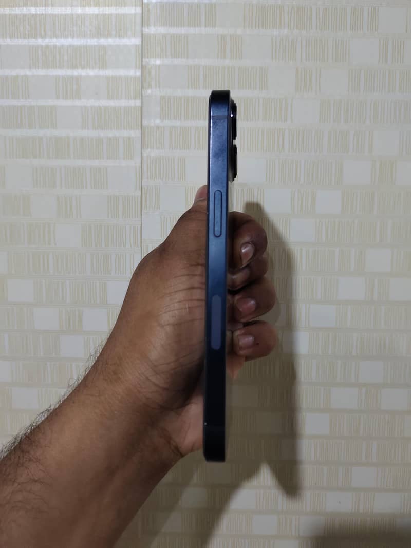 Apple iPhone 13 3