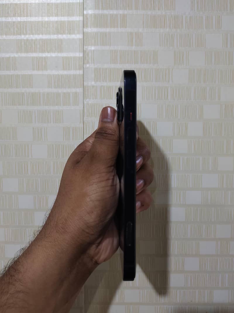 Apple iPhone 13 4