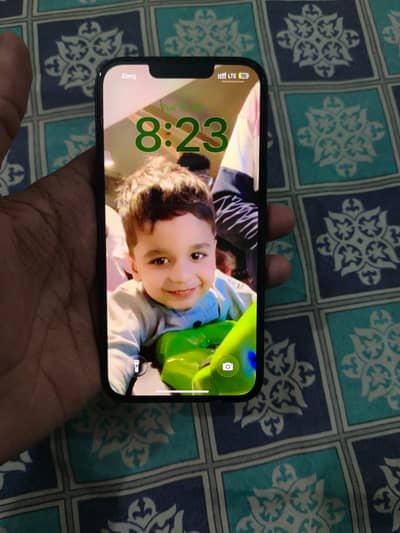 Apple iPhone 13