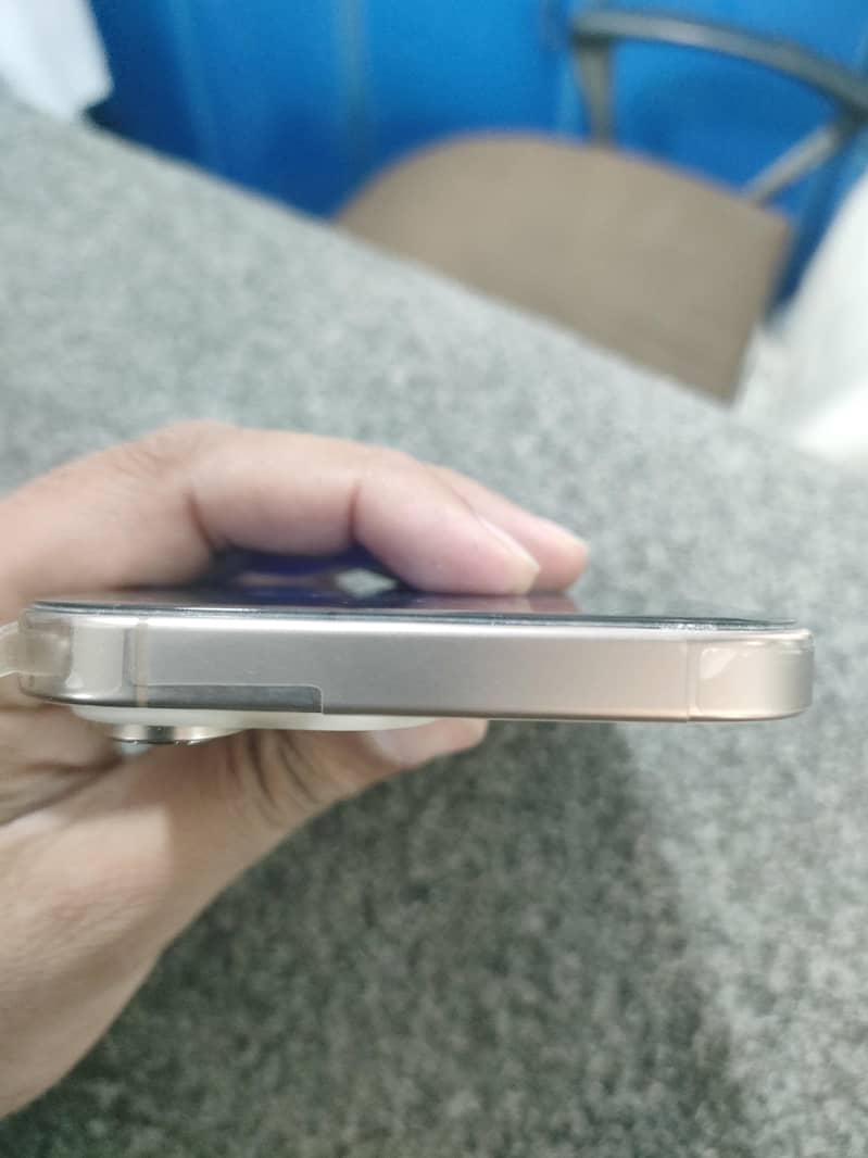 Apple iPhone 16 Pro Max 1