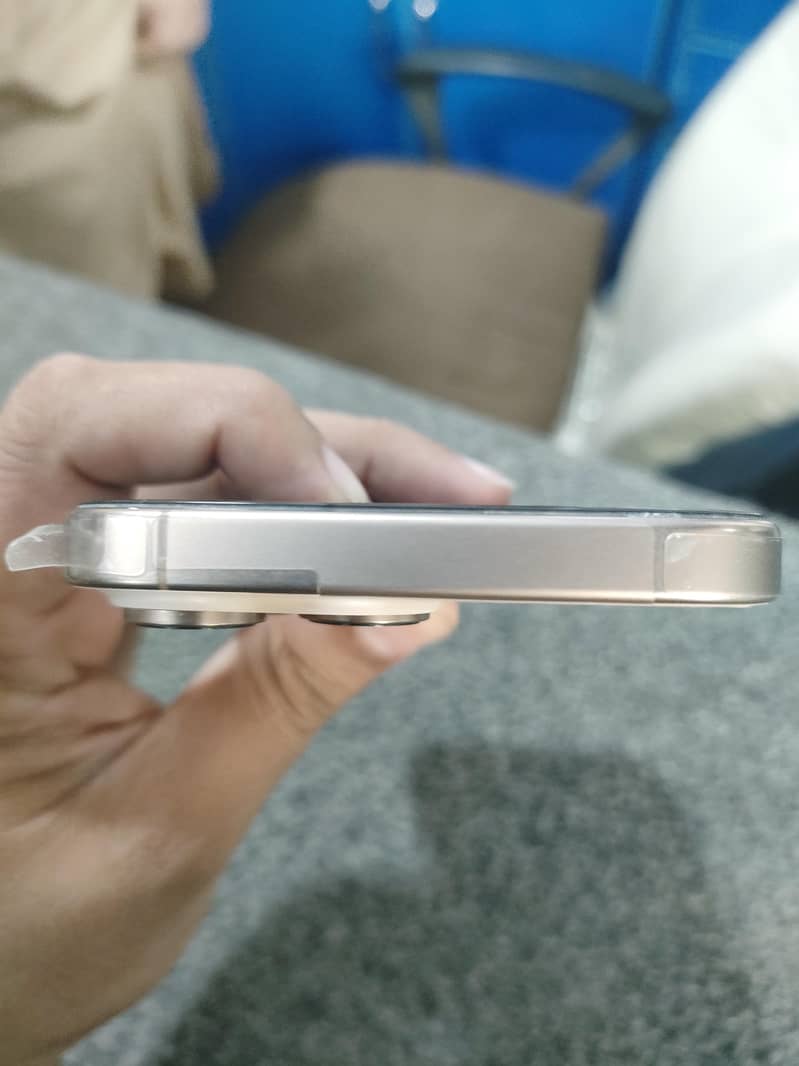 Apple iPhone 16 Pro Max 5