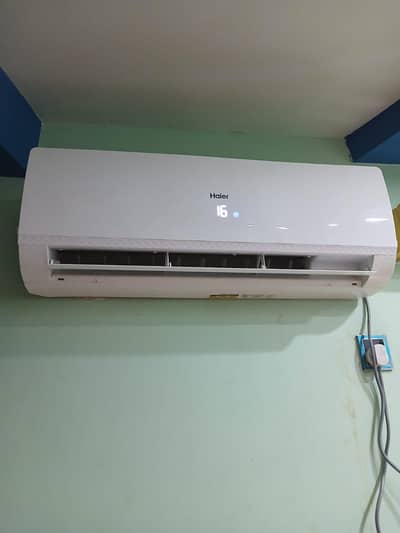 1.5 ton non inverter ac new condition hai argent sale