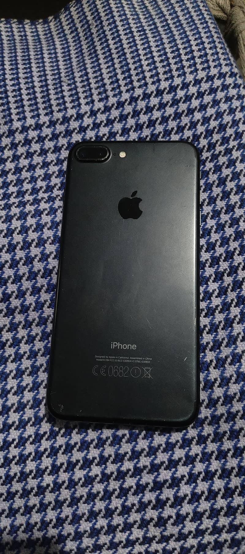 Apple iPhone 7 Plus 0