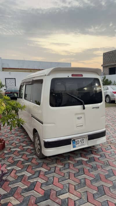 Daihatsu Atrai Wagon 2012